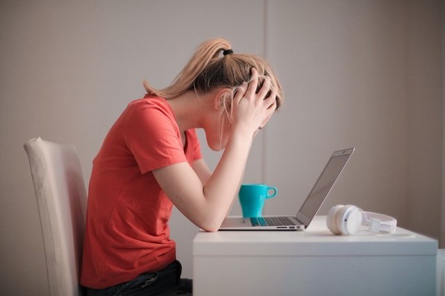 Digital Detox For Teachers In 20 Easy Steps 1 frustrated teacher in need of digital detox
